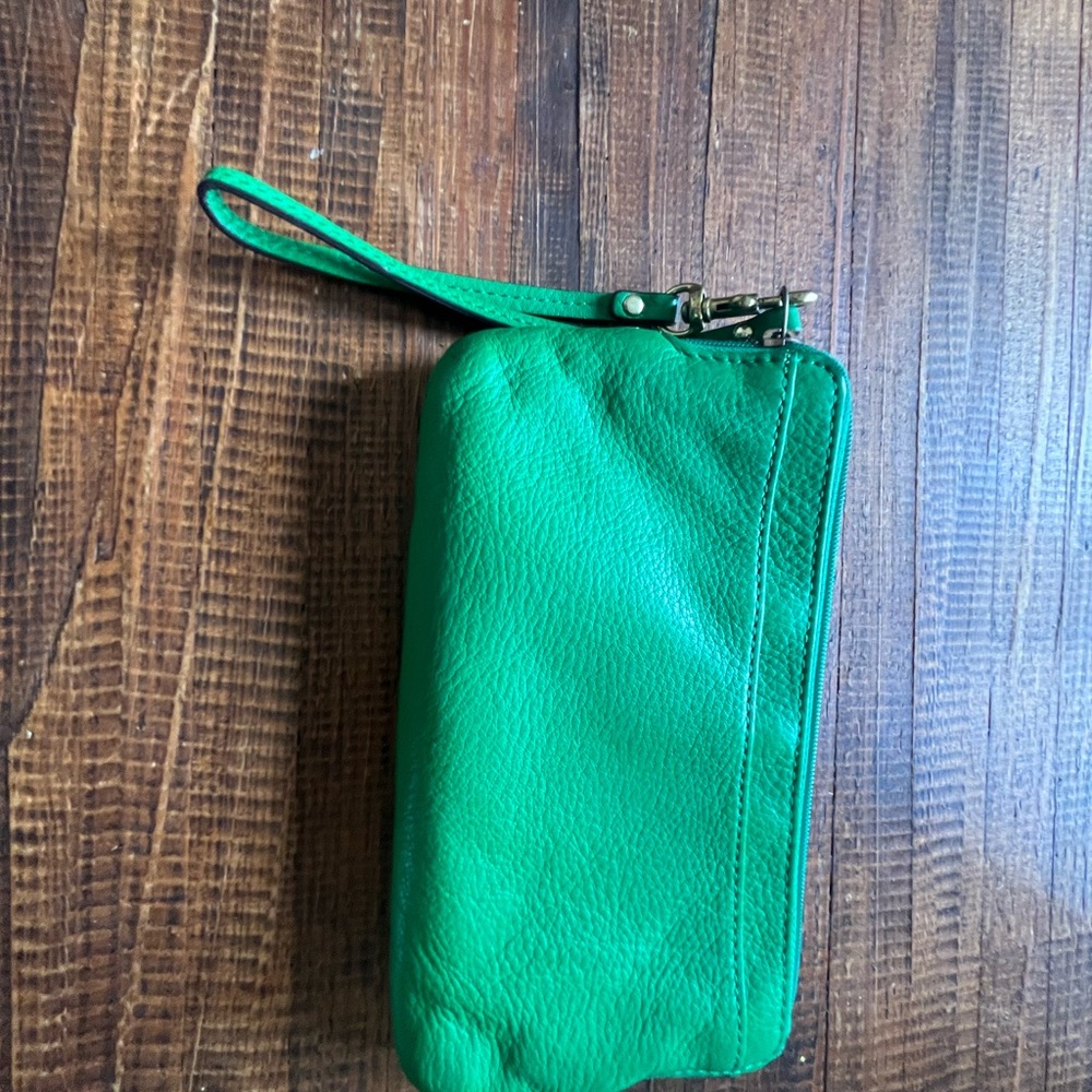 Coach Vibrant Green Leather Wrislet Wallet - Picture 2 of 9
